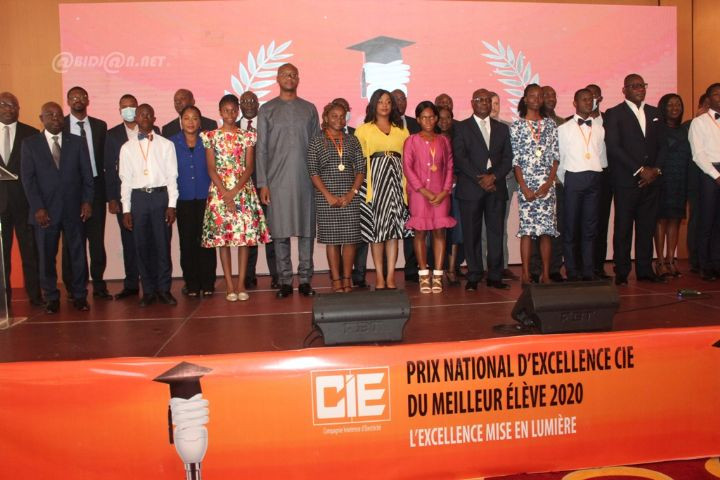 "Prix National d’Excellence CIE du meilleur élève" : La CIE récompense les 9 meilleurs de Côte d'Ivoire.