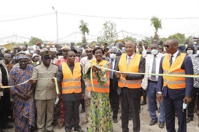 Région de la Mé : Mariatou Koné remet les infrastructures socio communautaires financées par le Programme National de Cohésion sociale
